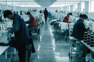 How Can Buyers Eliminate Communication Silos Between US Offices and Factories?