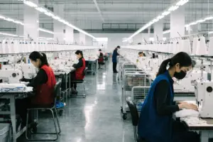 How Can Streetwear Startups Cut Cost Through Shared Fabric Programs?