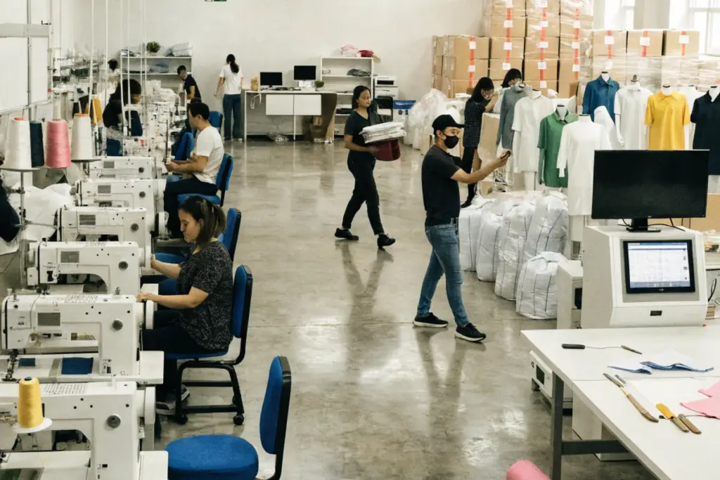 How Can U.S. Brands Choose a Dependable Apparel Manufacturer in China?
