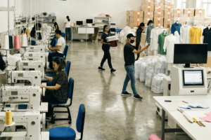 How Can U.S. Brands Choose a Dependable Apparel Manufacturer in China?