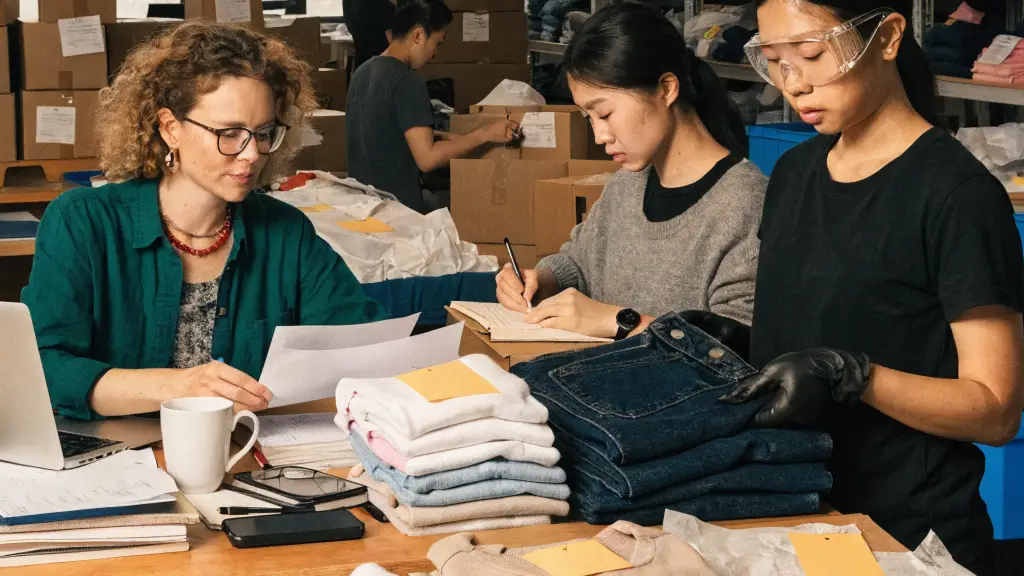 How Can You Start a Fashion Subscription Box Business?