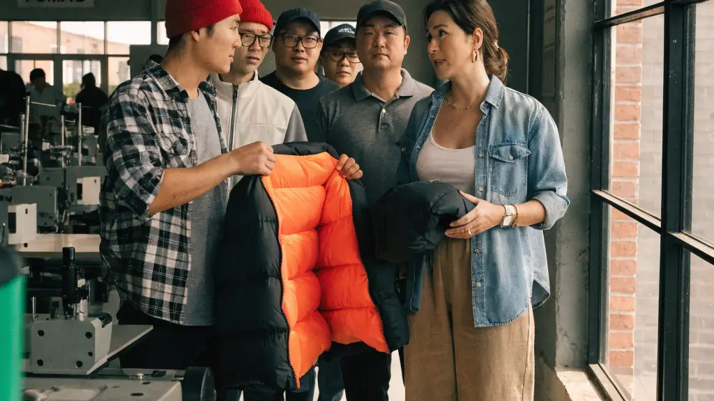 How Does Fumao Manage Puffer Production?