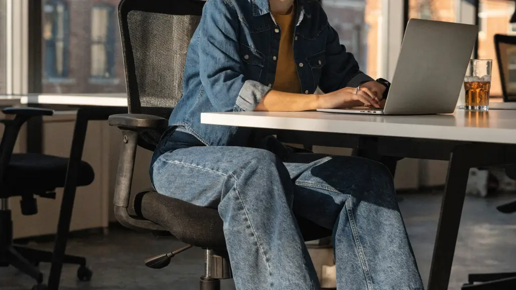 How Is the DDP Price Calculated for Clothing?