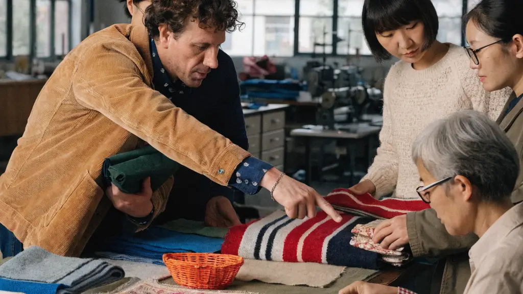 How Should Scarf Fabrics Be Selected?