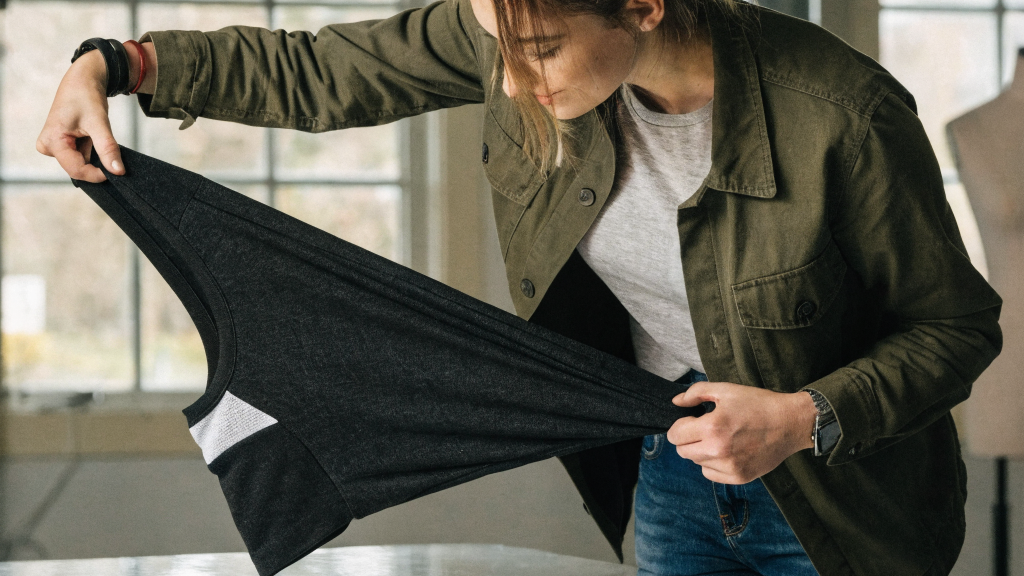 What Fabrics and Features Are Best for Sportswear?