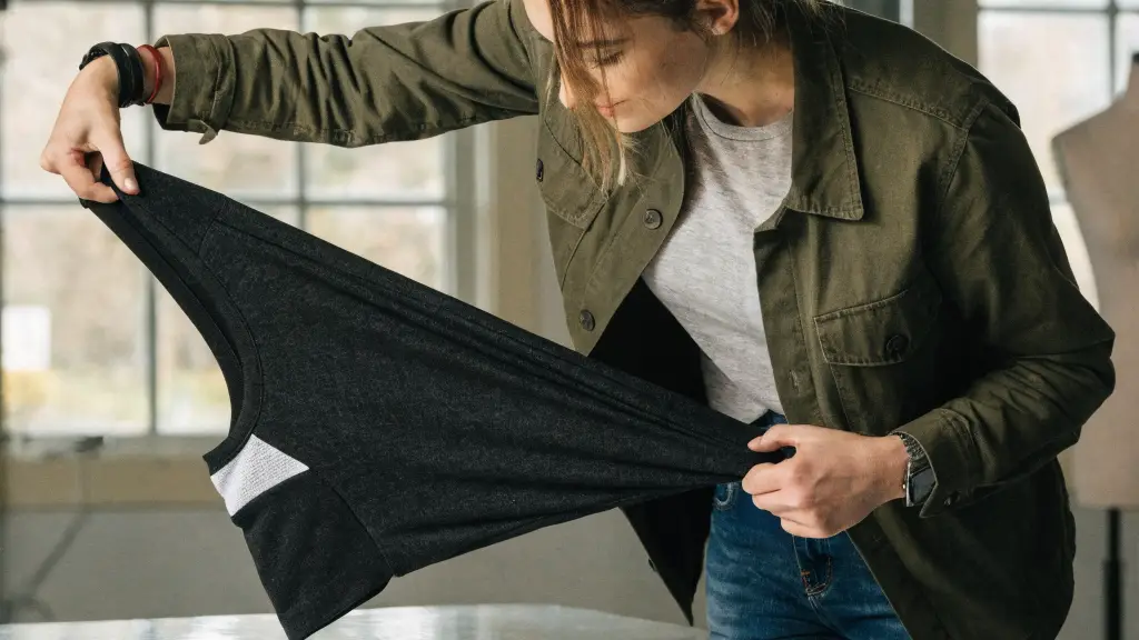 What Fabrics and Features Are Best for Sportswear?