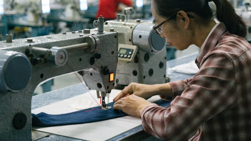 How to Find a Sportswear Manufacturer in China?