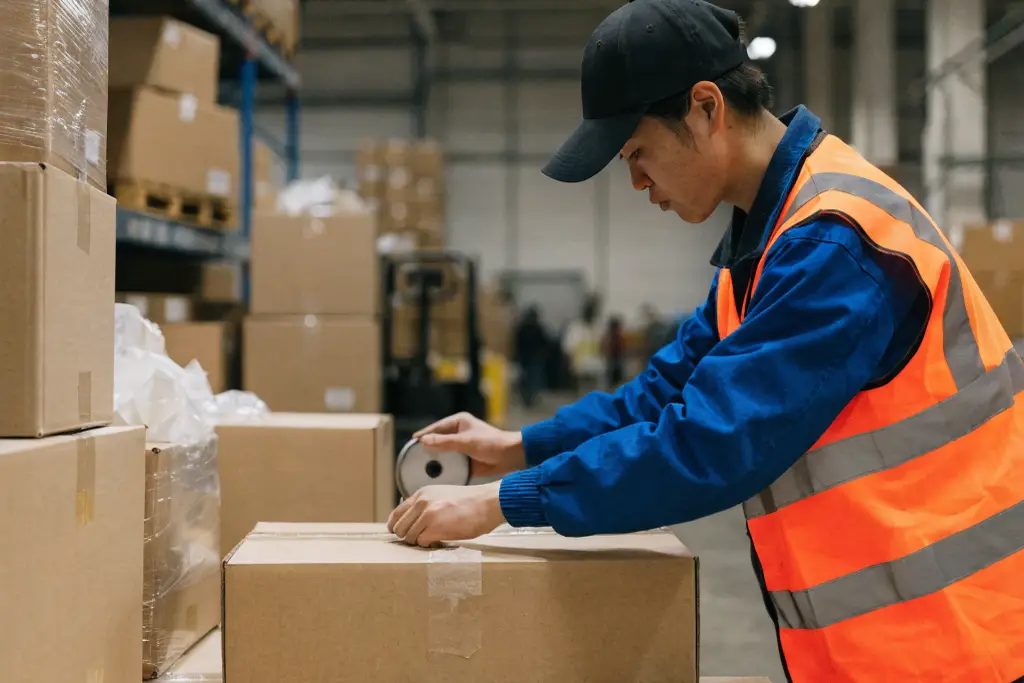 How to Find Reliable Clothing Suppliers for Wholesale?
