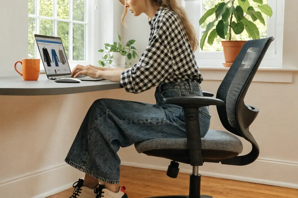 How to Set Up Your Online Wholesale Clothing Store?