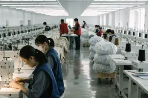 Which Payment Terms Protect Buyers on Large Apparel Import Orders?