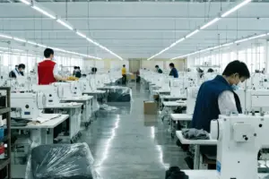 Why Do Custom Labels and Eco Packaging Matter for Apparel Buyers?
