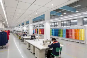 Why Should Fashion Startups Build Retail Pitches Around Seasonal Drops?