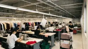 How Can U.S. Founders Pitch Apparel to Online Retailers for Emerging Fashion Brands?